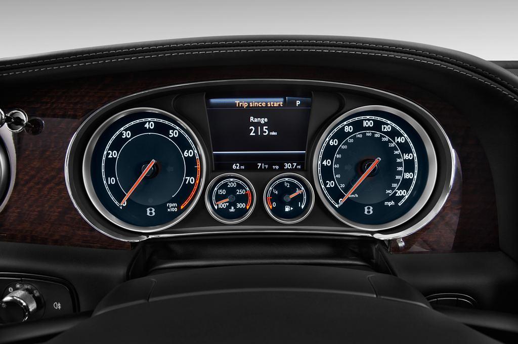 Bentley Continental GTC (Baujahr 2015) - 2 Türen Tacho und Fahrerinstrumente