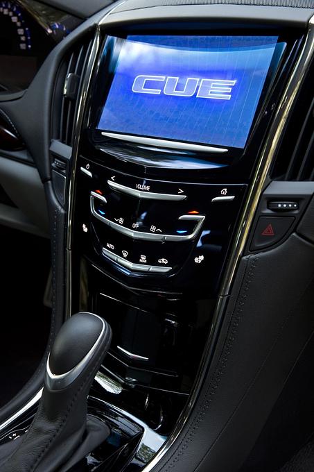 Die Mittelkonsole des Cadillac ATS Coupe.