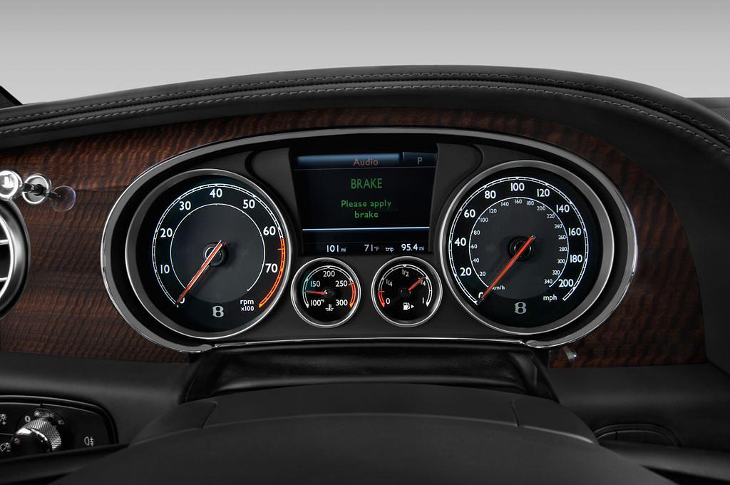 Bentley Continental GTC (Baujahr 2015) V8 4Wd At 2 Türen Tacho und Fahrerinstrumente