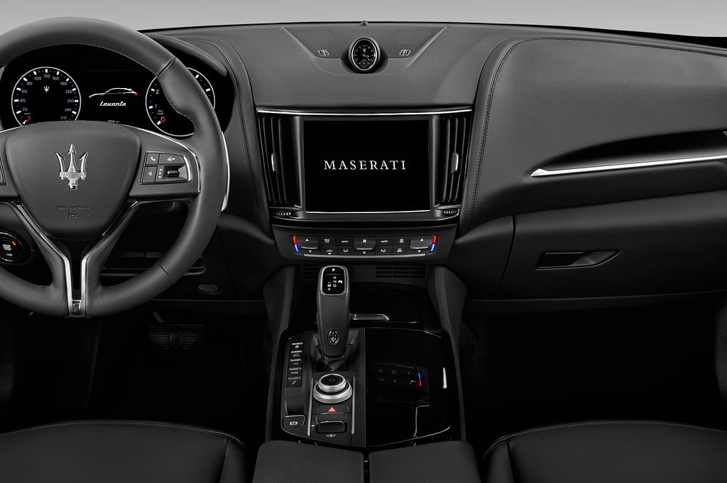 Maserati Levante (Baujahr 2022) GT 5 Türen Mittelkonsole