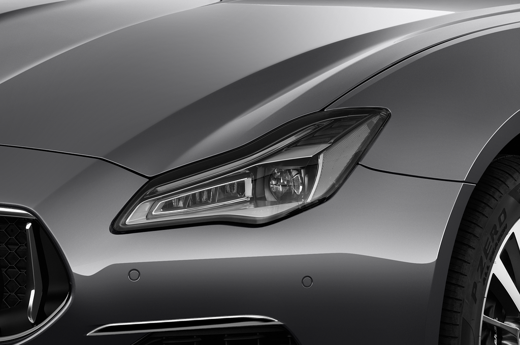 Maserati Quattroporte (Baujahr 2022) GT 4 Türen Scheinwerfer