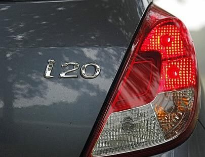 Klare Linien prägen die Designsprache des aktuellen Hyundai i20. 