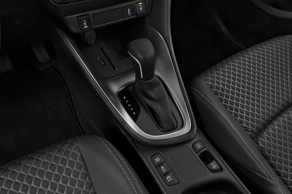 Mazda Mazda2 Hybrid (Baujahr 2022) Select 5 Türen Schalthebel