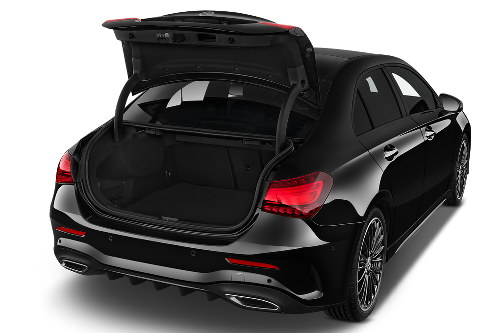 Mercedes A Class Berline (Baujahr 2023) AMG Line 4 Türen Kofferraum