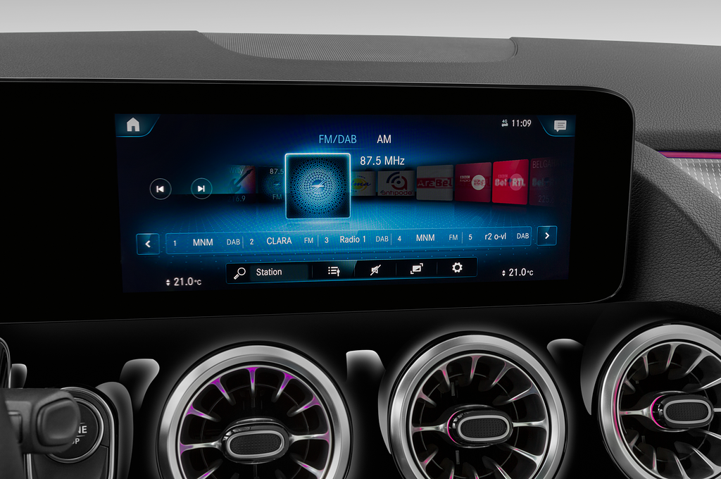 Mercedes B Class Sports Tourer (Baujahr 2022) 250e Progressive Line 5 Türen Radio und Infotainmentsystem