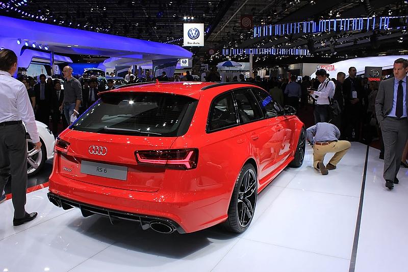 Mit dem 305 km/h schnellen Audi RS6 Avant kommt kein Vater mehr zu spät zum Stammtisch.