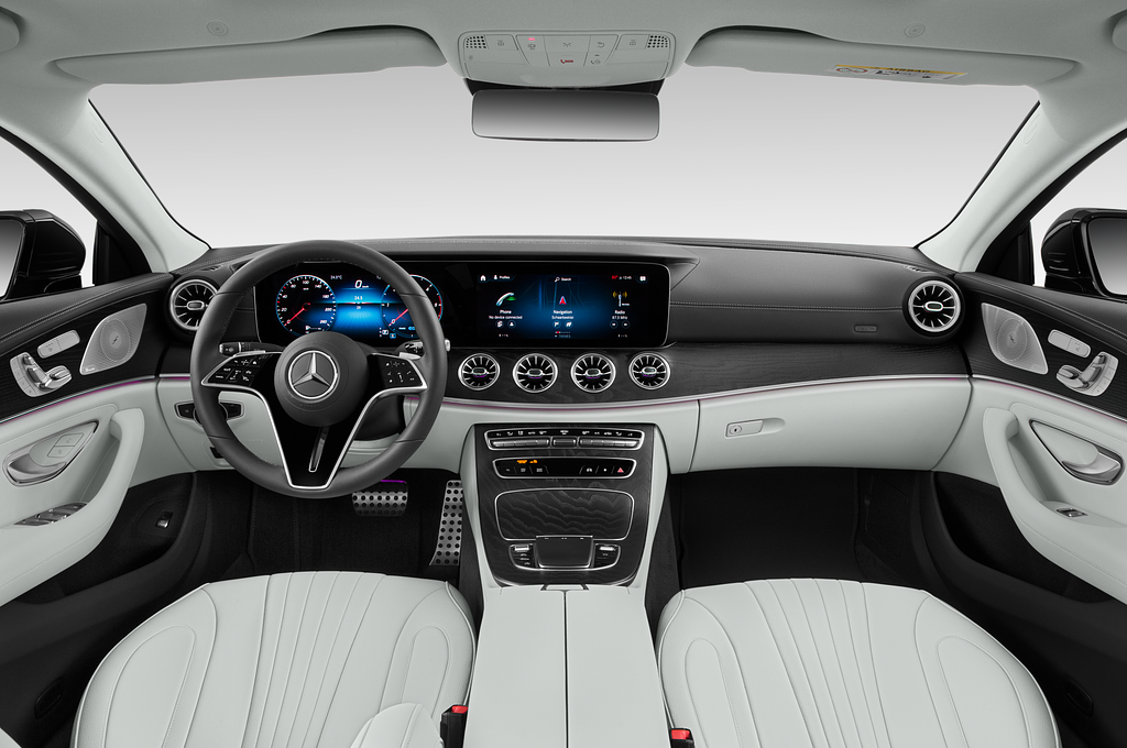 Mercedes CLS Coupe (Baujahr 2022) - 4 Türen Cockpit und Innenraum
