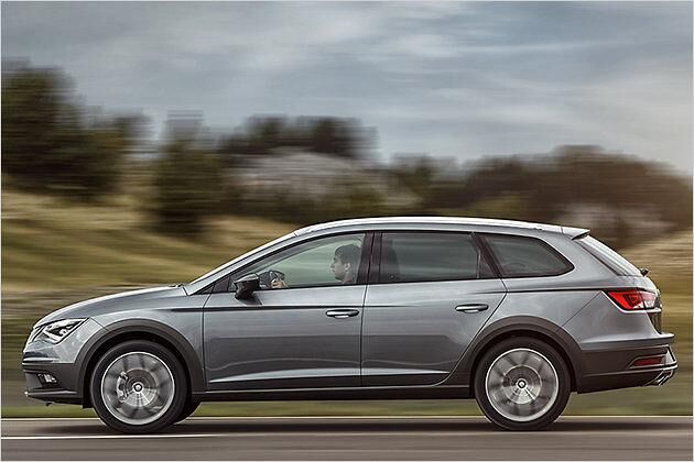 27 Millimeter steht der Leon X-Perience höher auf der Straße als der ST