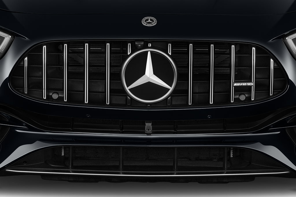 Mercedes E Class (Baujahr 2021) 63 S AMG 4 Türen Kühlergrill und Scheinwerfer