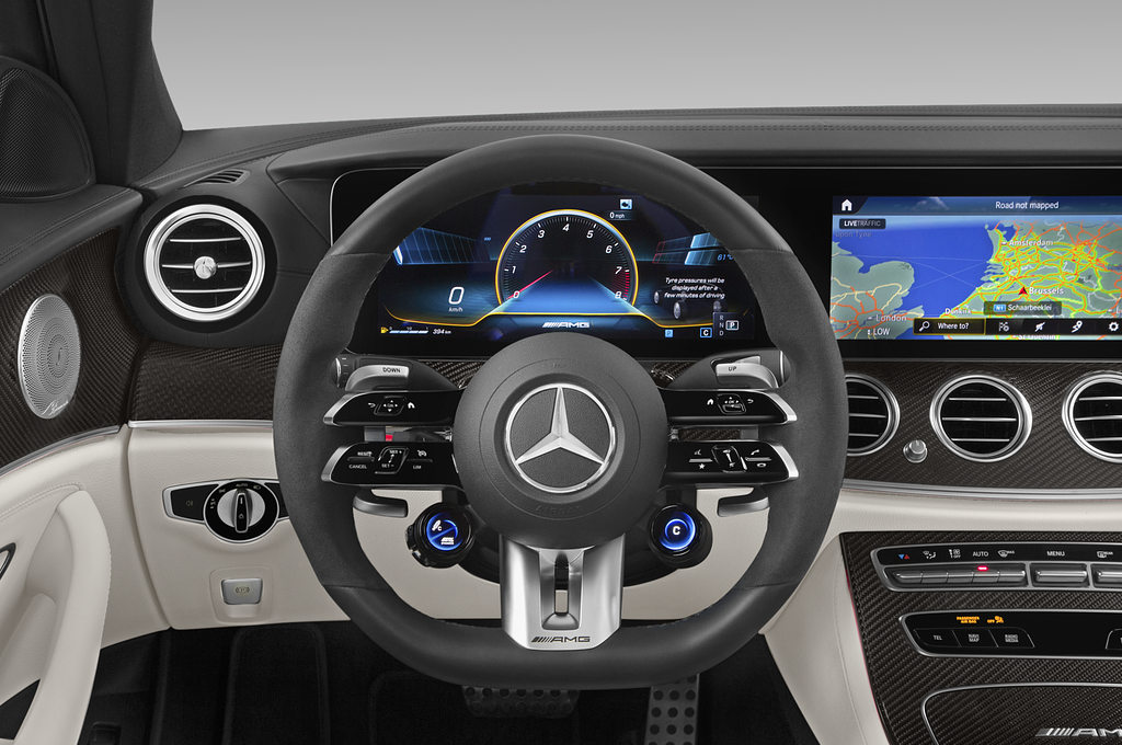 Mercedes E Class (Baujahr 2021) 63 S AMG 4 Türen Lenkrad