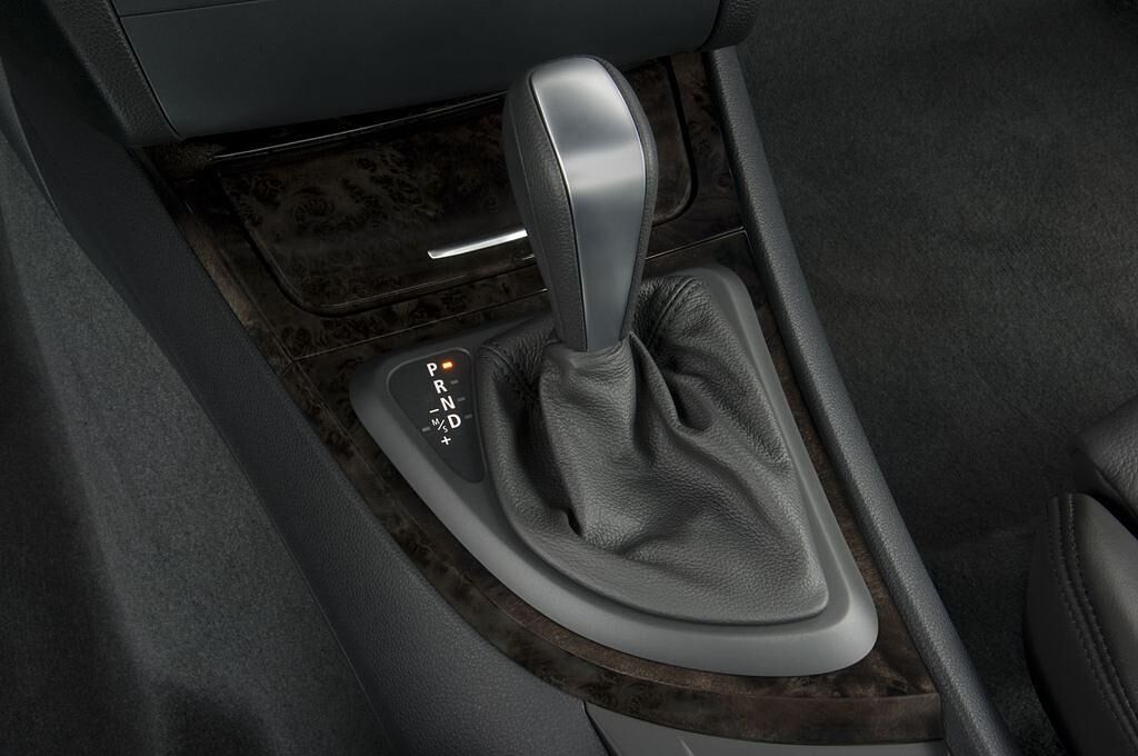 BMW 1 Series (Baujahr 2010) 125i 2 Türen Schalthebel