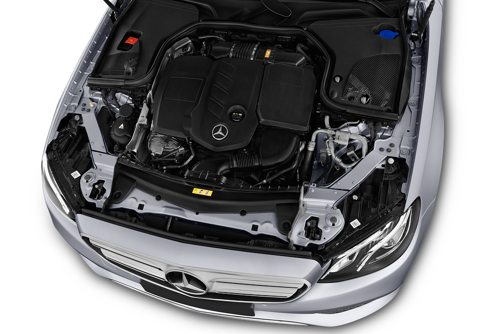 Mercedes E Class (Baujahr 2022) - 4 Türen Motor