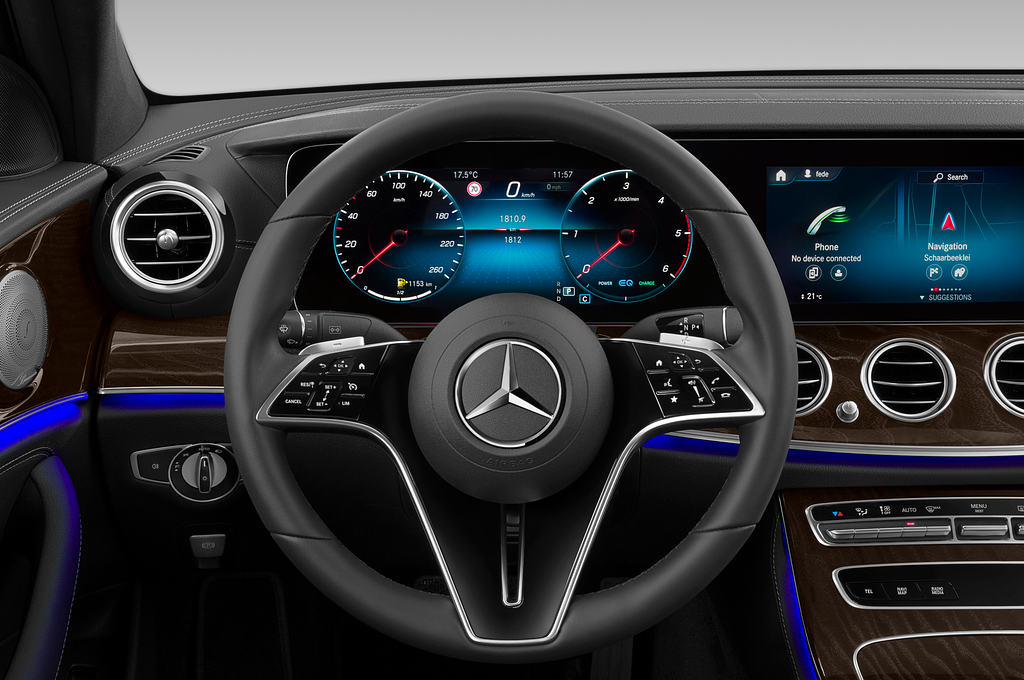 Mercedes E Class (Baujahr 2022) - 4 Türen Lenkrad