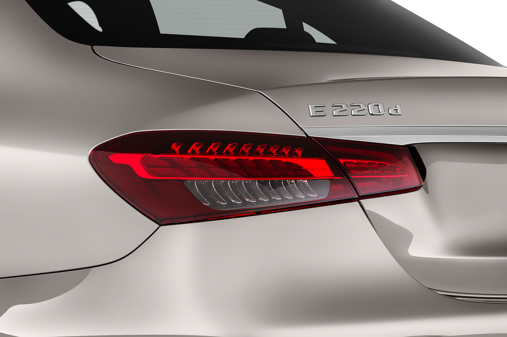 Mercedes E Class (Baujahr 2022) - 4 Türen Rücklicht