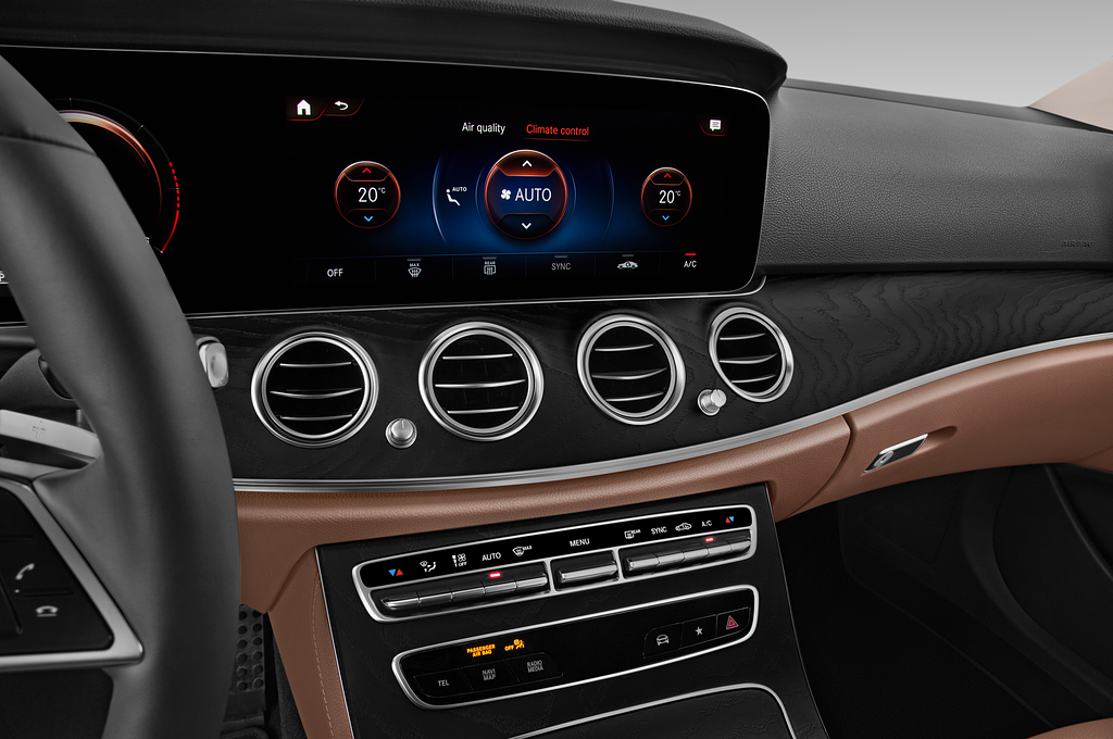 Mercedes E Class (Baujahr 2021) All terrain Avantgarde 5 Türen Temperatur und Klimaanlage