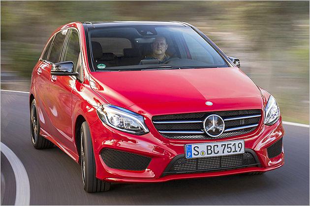 Die Top-Ausstattung AMG-Line erhält eine aggressivere Frontschürze mit großen Lufteinlässen