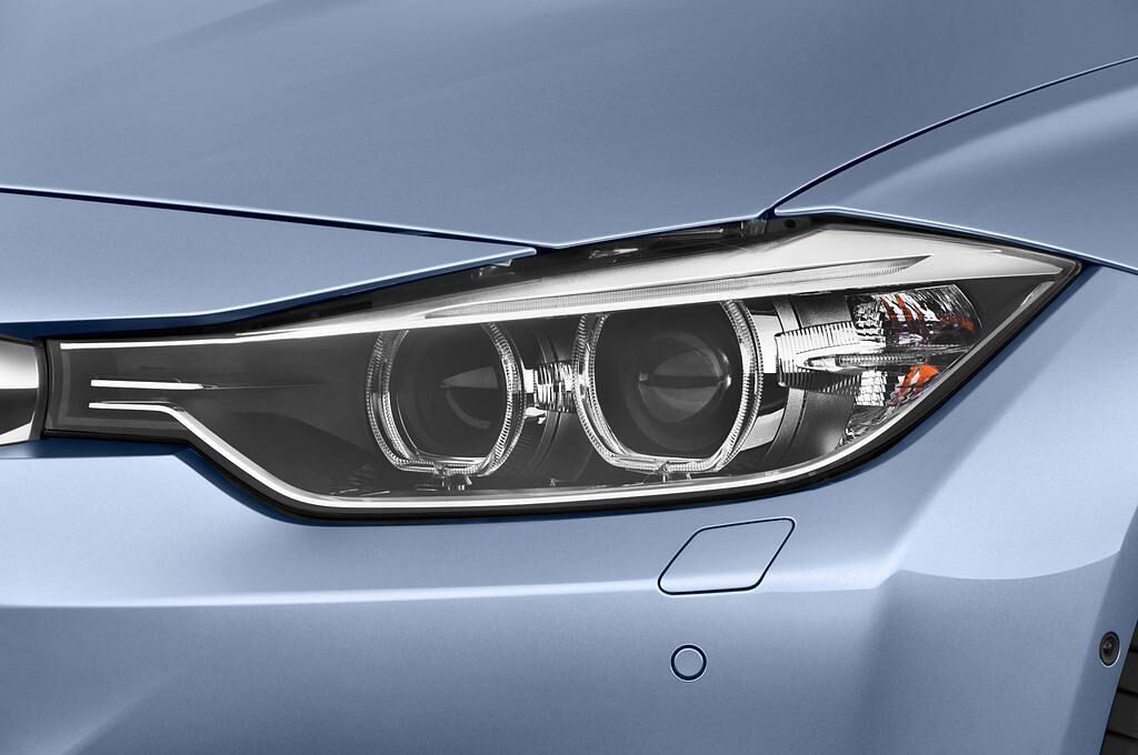 BMW 3 Series (Baujahr 2015) Sport Line 4 Türen Scheinwerfer