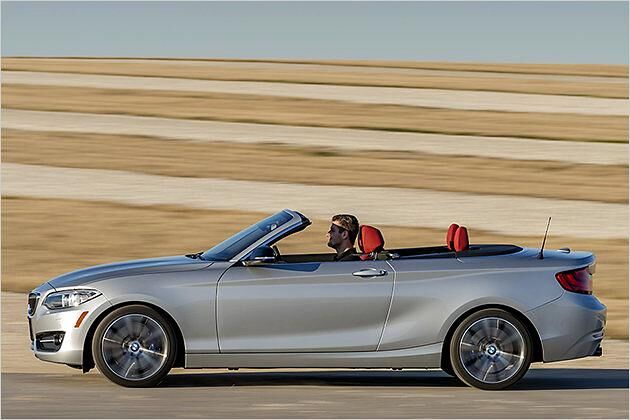 Mit 4,43 Meter ist das 2er Cabriolet exakt so lang wie der offene 3er der Baureihe E36