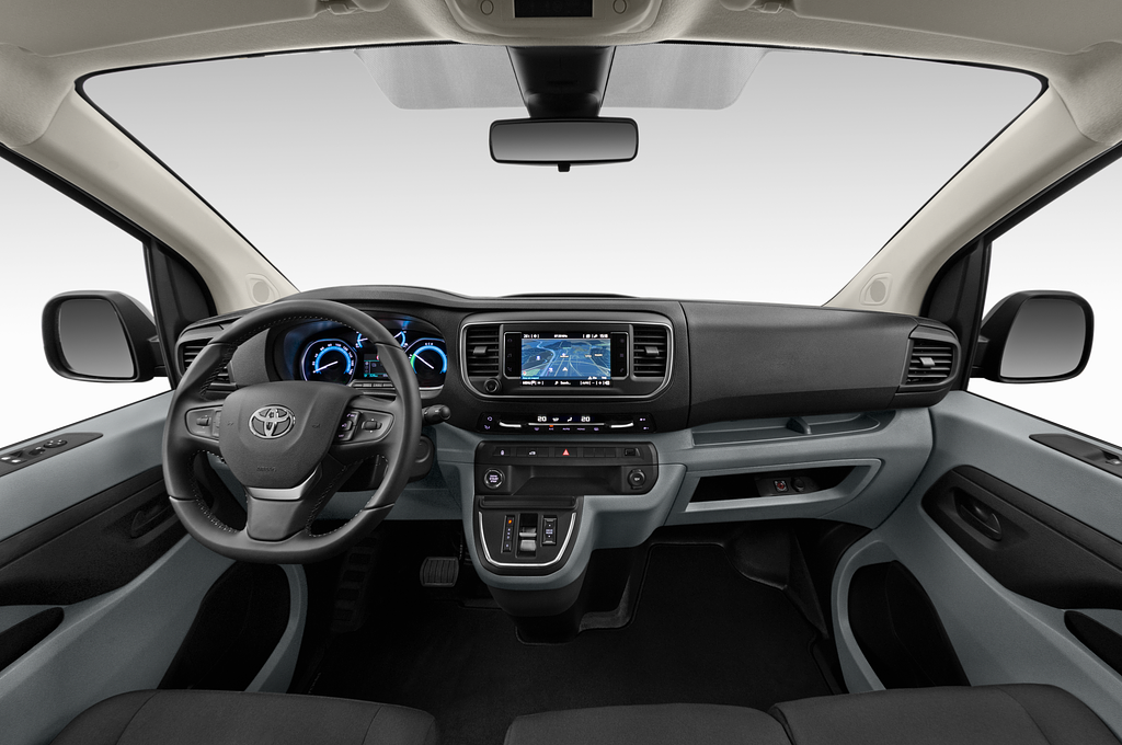 Toyota Proace EV (Baujahr 2022) Comfort 4 Türen Cockpit und Innenraum