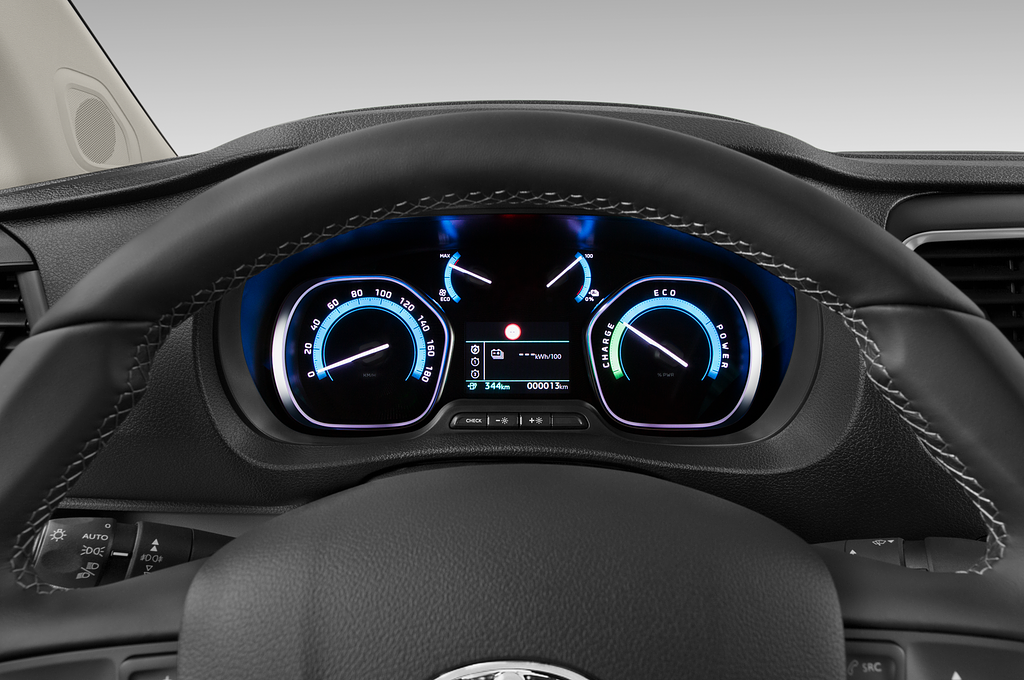 Toyota Proace EV (Baujahr 2022) Comfort 4 Türen Tacho und Fahrerinstrumente