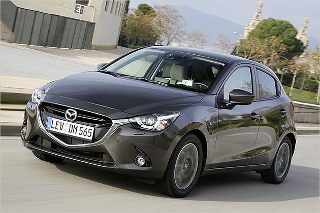 Ende Februar 2015 (Diesel Ende Juni) kommt der neue Mazda 2 auf den deutschen Markt. Wir sind bereits den Durchschnitts-Benziner gefahren