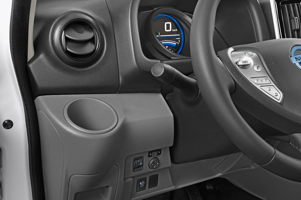 Nissan e-NV200 (Baujahr 2021) Regular Cab 4 Türen Lüftung