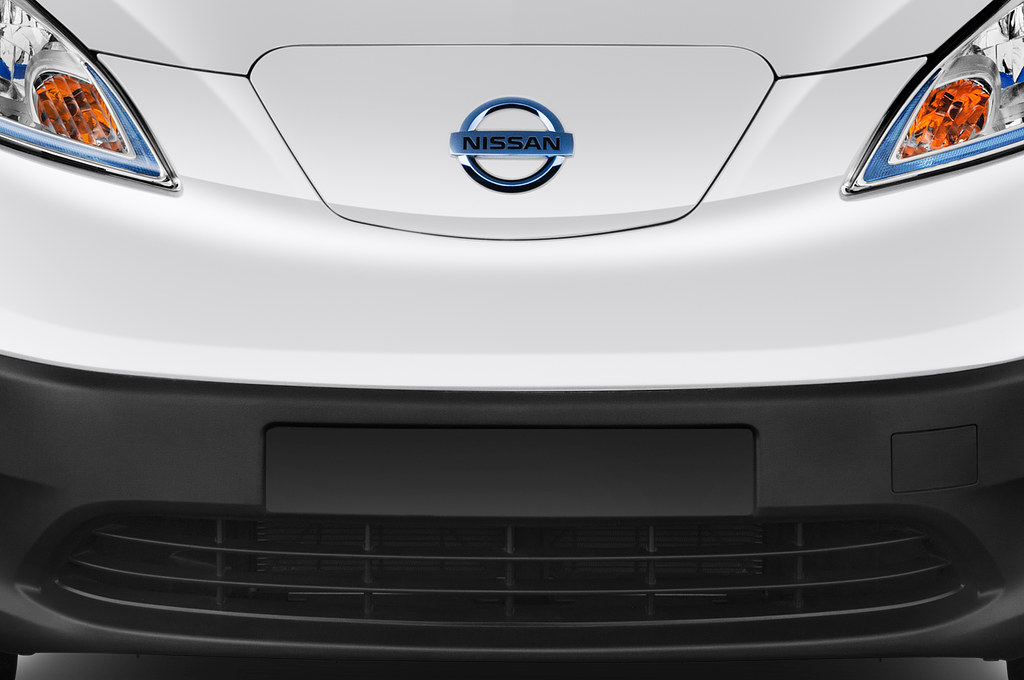 Nissan e-NV200 (Baujahr 2021) Regular Cab 4 Türen Kühlergrill und Scheinwerfer