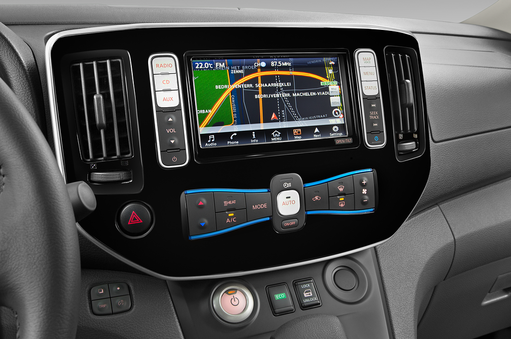 Nissan e-NV200 (Baujahr 2021) Regular Cab 4 Türen Mittelkonsole