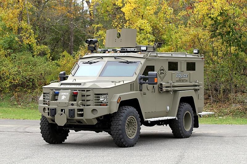 SWAT Teams in den USA mit Panzerfahrzeugen