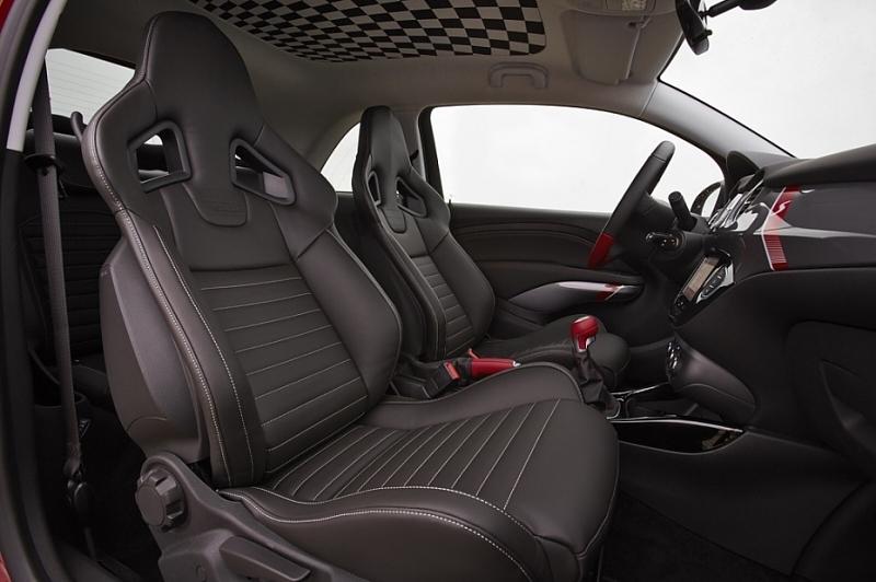 Optionale Sportstühle im Opel Adam S
