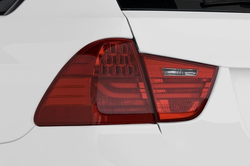 BMW 3 Series (Baujahr 2010) 325i Touring 5 Türen Rücklicht