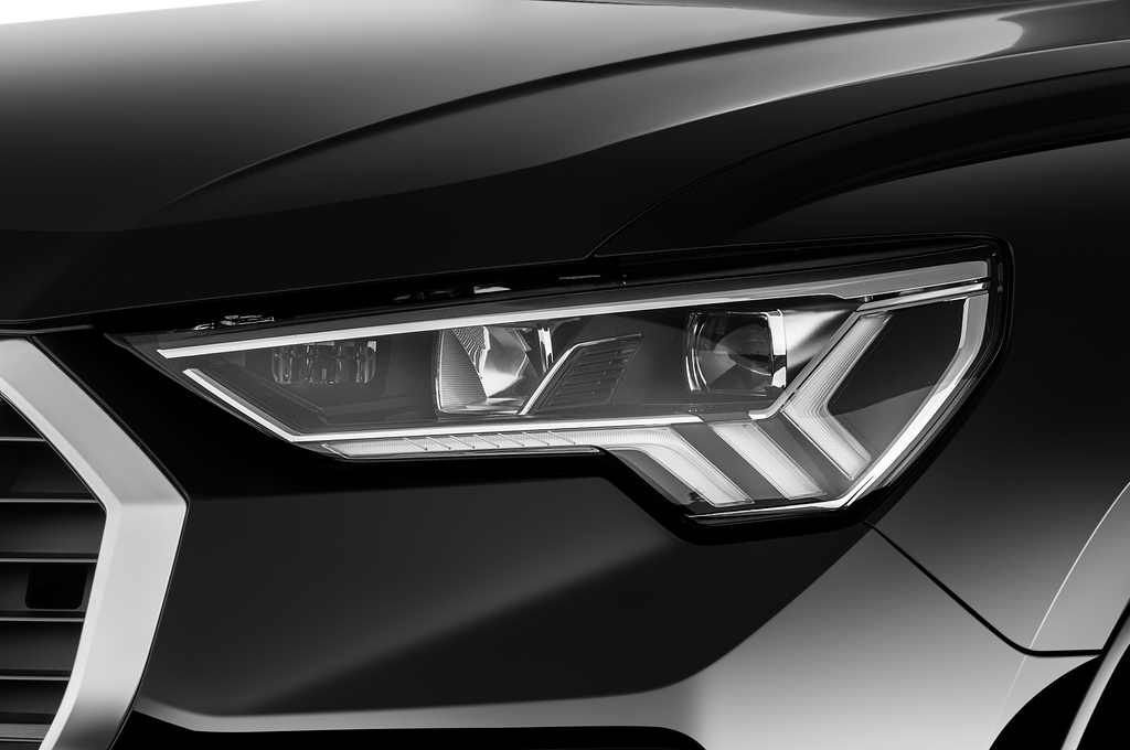Audi Q3 (Baujahr 2023) S Line 5 Türen Scheinwerfer