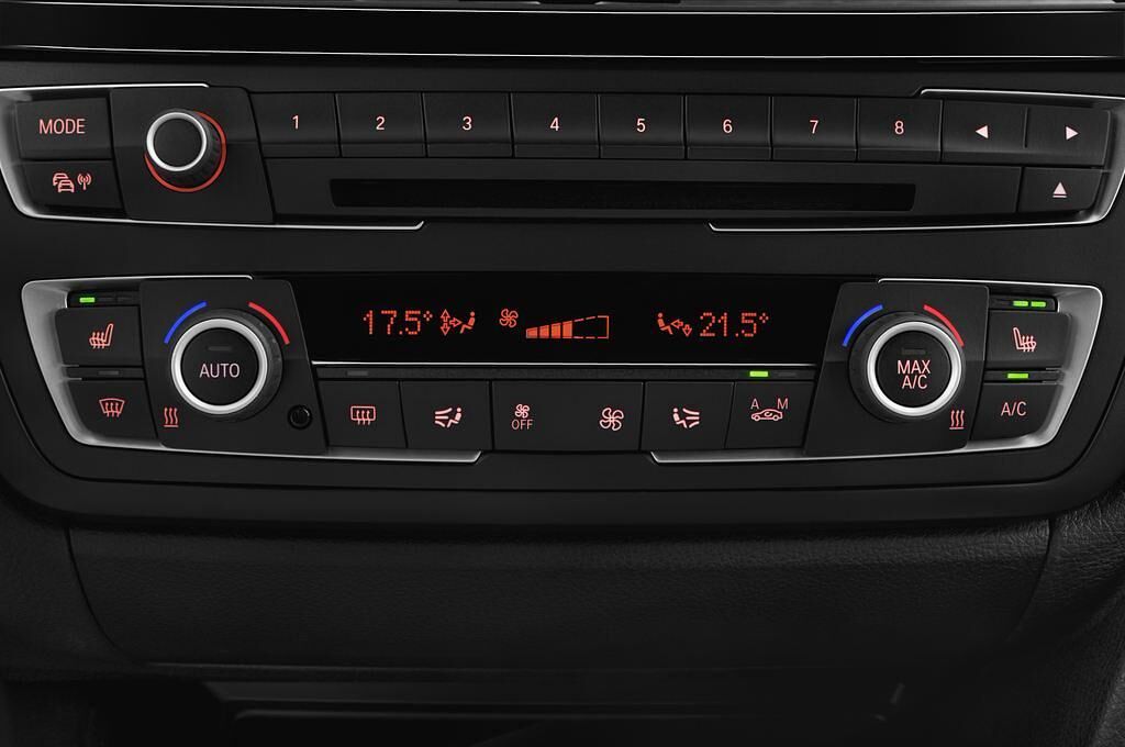 BMW 3 Series (Baujahr 2013) Sport Line 5 Türen Temperatur und Klimaanlage