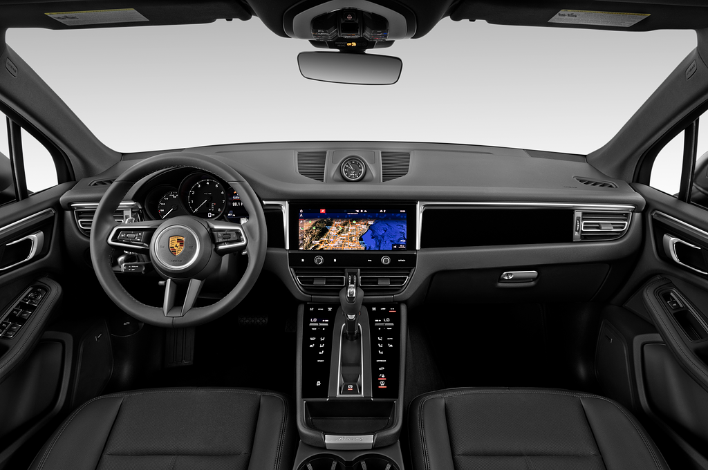 Porsche Macan (Baujahr 2022) Base 5 Türen Cockpit und Innenraum