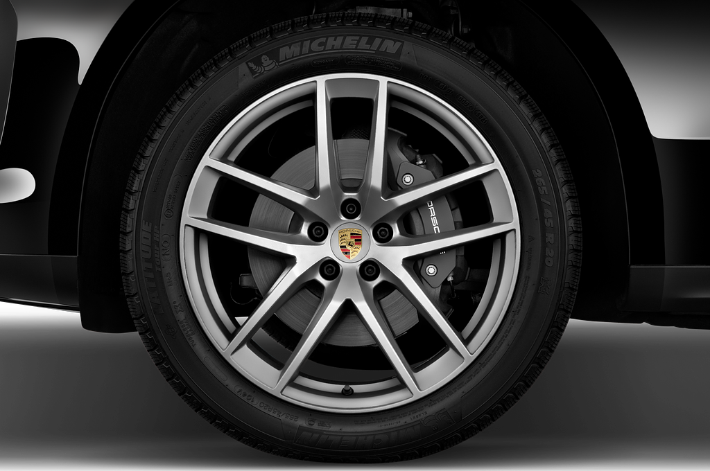 Porsche Macan (Baujahr 2022) Base 5 Türen Reifen und Felge