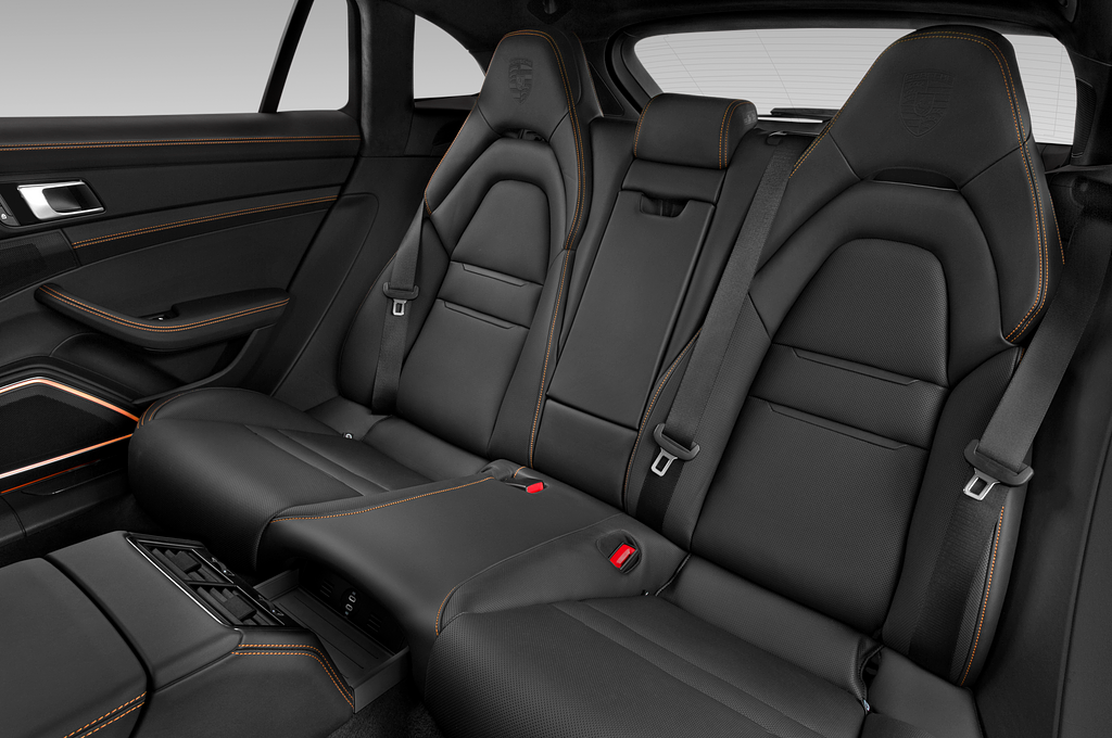 Porsche Panamera (Baujahr 2023) 4 PHEV Sport Turismo 5 Türen Rücksitze