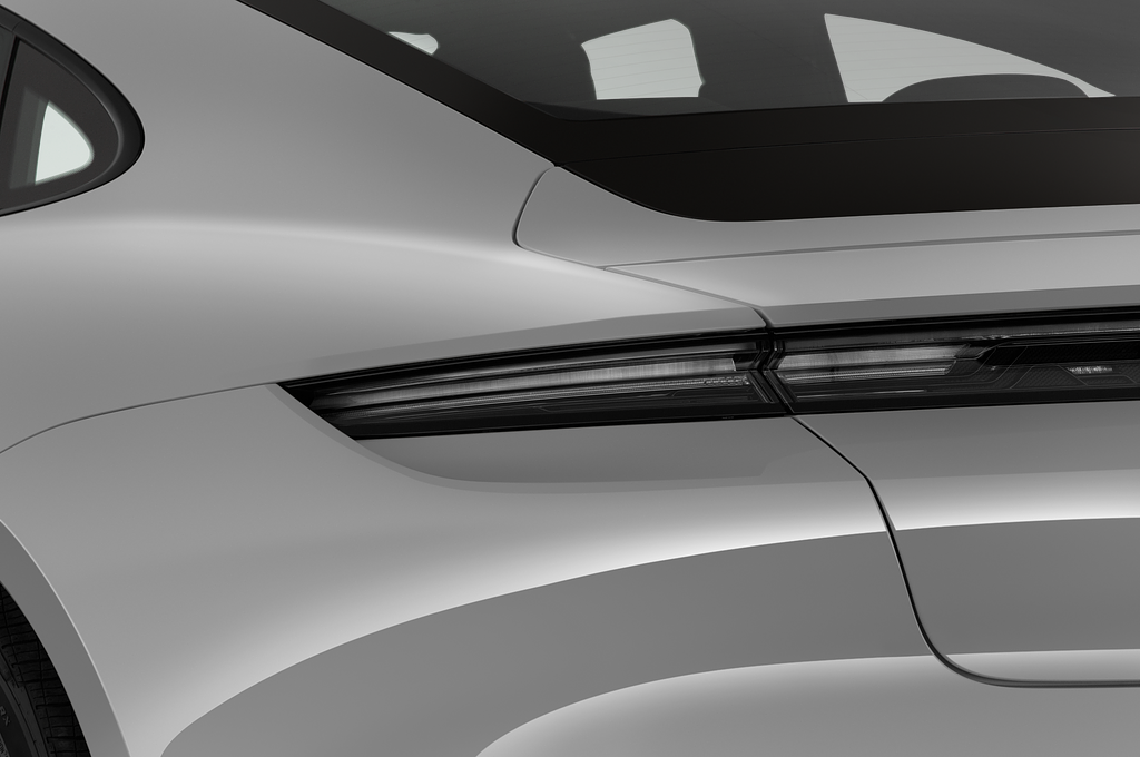 Porsche Taycan (Baujahr 2021) 4S 4 Türen Rücklicht
