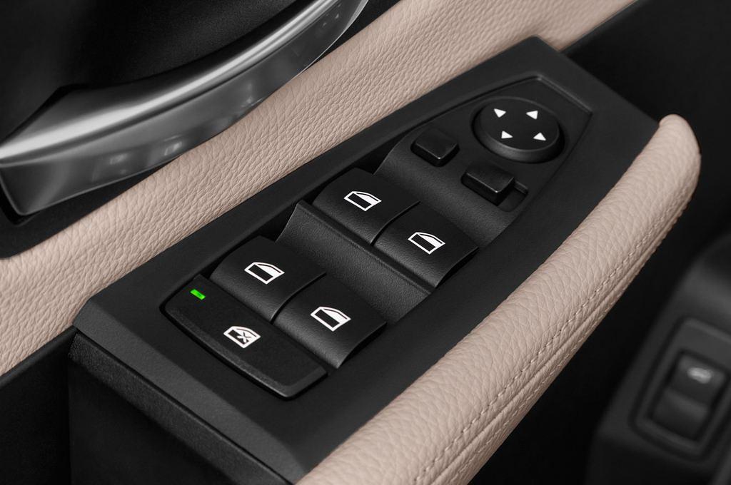 BMW 2 Series Gran Tourer (Baujahr 2015) Luxury Line 5 Türen Bedienungselemente Tür