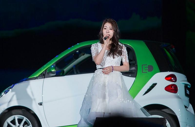 Chinesische Popmusik ohne Pathos? Nicht nur bei Zhang Bichen undenkbar. Gerade hat sie Voice of China gewonnen