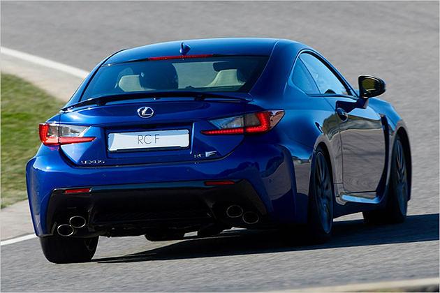 Auf der Rennstrecke ist der Lexus RC F nicht hundertprozentig glücklich. Er ist schlicht zu schwer