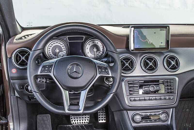 Das aufgeräumte Cockpit des Mercedes GLA 250 4matic