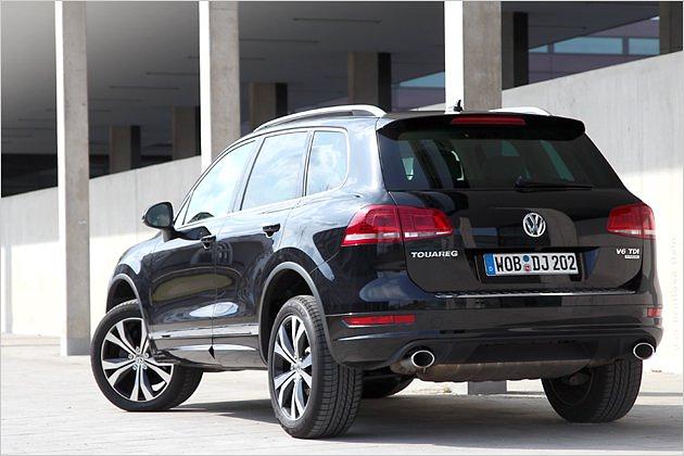 Der Touareg V6 TDI BlueMotion Technology 150 kW ist ab 49.625 Euro zu haben