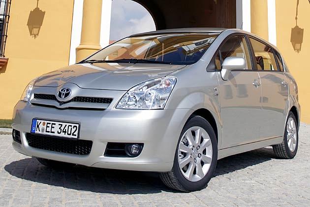 Toyota Corolla Verso 2004: Schickes neues Modell