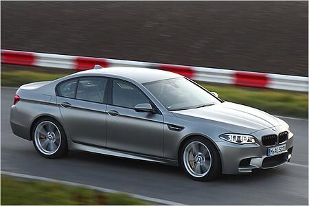 Kann vor Kraft kaum noch laufen: BMW M5 "30 Jahre M5" im Test mit technischen Daten und Preisen