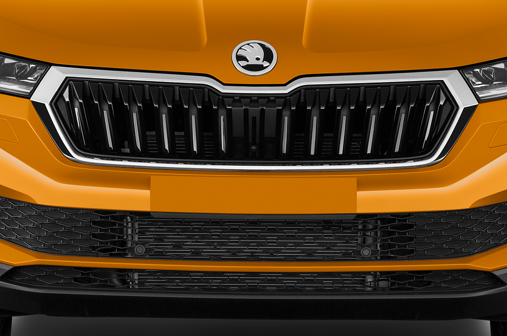 Skoda Karoq (Baujahr 2022) Style 5 Türen Kühlergrill und Scheinwerfer