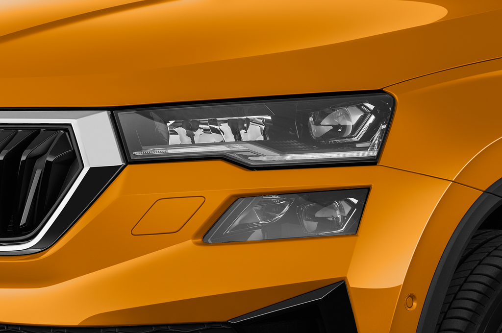 Skoda Karoq (Baujahr 2022) Style 5 Türen Scheinwerfer