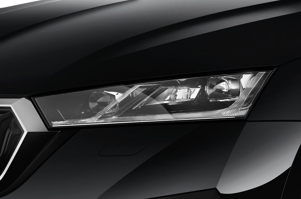 Skoda Octavia (Baujahr 2020) Style 5 Türen Scheinwerfer