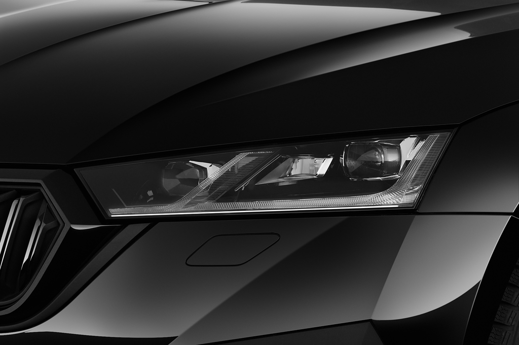 Skoda Octavia Combi iV (Baujahr 2023) SportLine 5 Türen Scheinwerfer