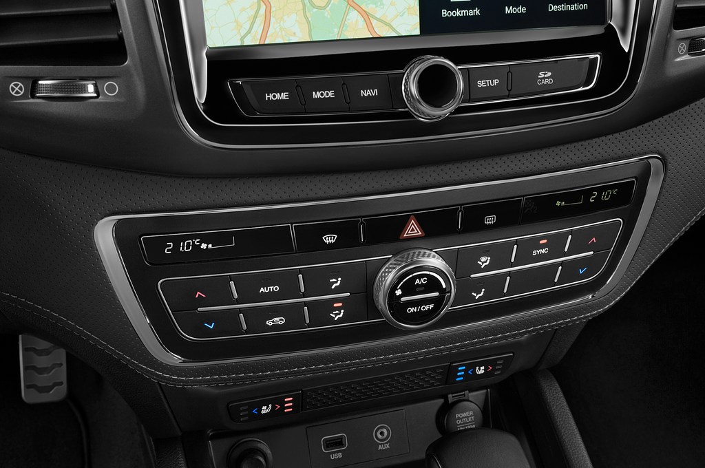 Ssangyong Musso (Baujahr 2022) Sapphire Crew Cab 4 Türen Temperatur und Klimaanlage