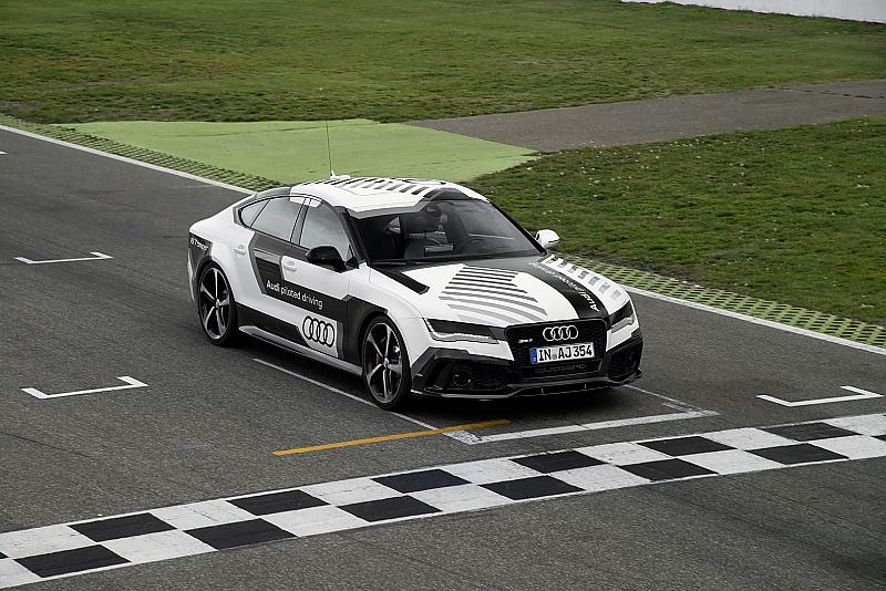 In Oschersleben ging das schnellste pilotierte Fahrzeug der Welt an den Start.